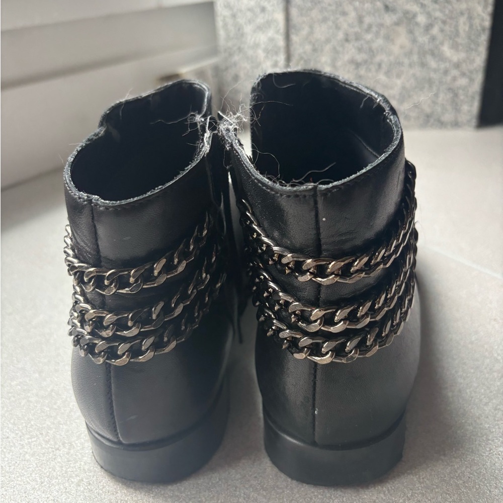 Size black boots - Picture 3 of 3